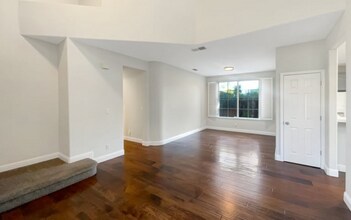 2401 NW 7th St in Fort Lauderdale, FL - Building Photo - Building Photo