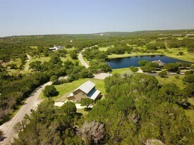 112 Ridge Harbor Dr in Spicewood, TX - Building Photo