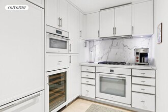 212 Warren St in New York, NY - Building Photo - Building Photo