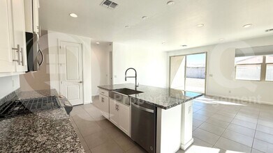 3353 Luna Dr in San Tan Valley, AZ - Building Photo - Building Photo