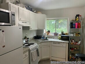 63 Selkirk Rd, Unit 8 in Boston, MA - Foto de edificio - Building Photo