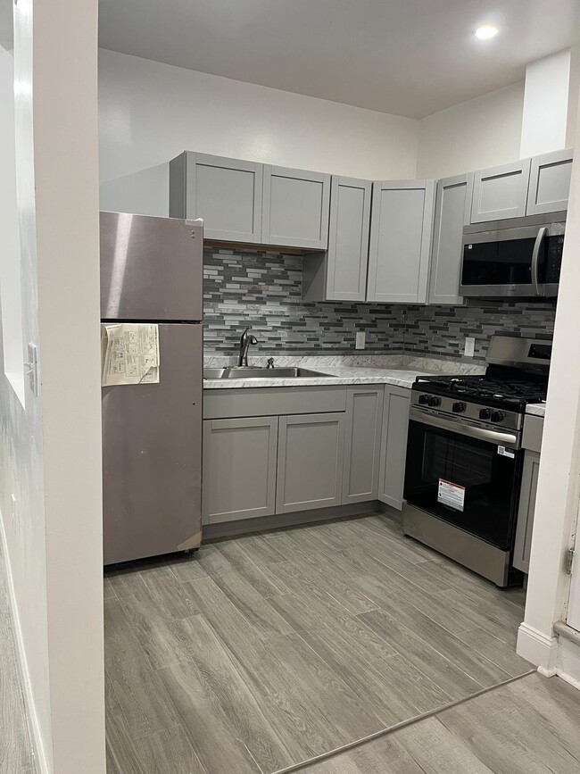 415 S 10th St, Unit APT 2