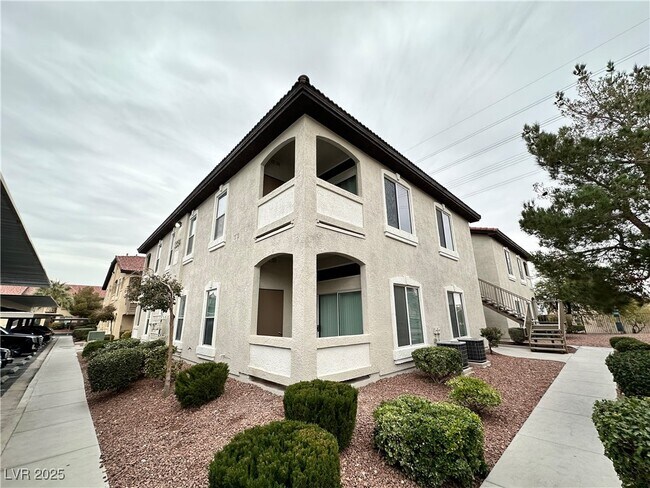 3354 Indian Shadow St in Las Vegas, NV - Building Photo - Building Photo