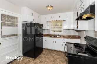 2392 Hopewell Ln in Decatur, GA - Building Photo - Building Photo