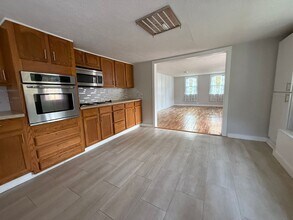 126 Fowler Dr in Grand Rivers, KY - Building Photo - Building Photo