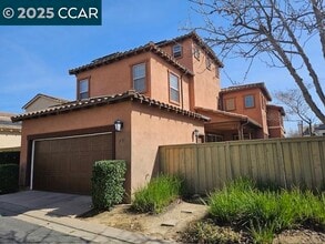 15558 Canton Ridge Terrace in San Diego, CA - Building Photo - Building Photo