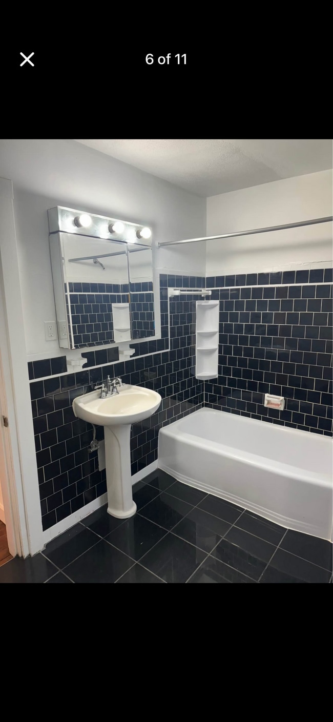 49R Siren St, Unit 1 in Winthrop, MA - Building Photo - Building Photo