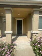 72 Crystalwood Cir in Lincoln, CA - Building Photo - Building Photo