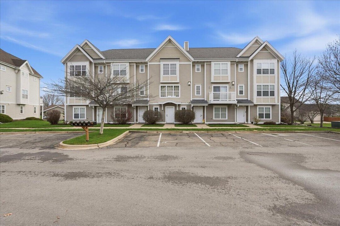 3805 Design Pass in Madison, WI - Building Photo