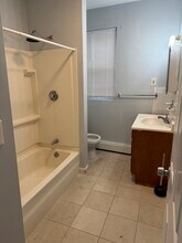 75 Putnam St, Unit 1 in Boston, MA - Foto de edificio - Building Photo