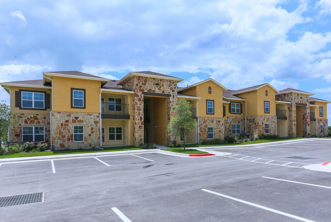 Fairway Landings at Plum Creek in Kyle, TX - Building Photo