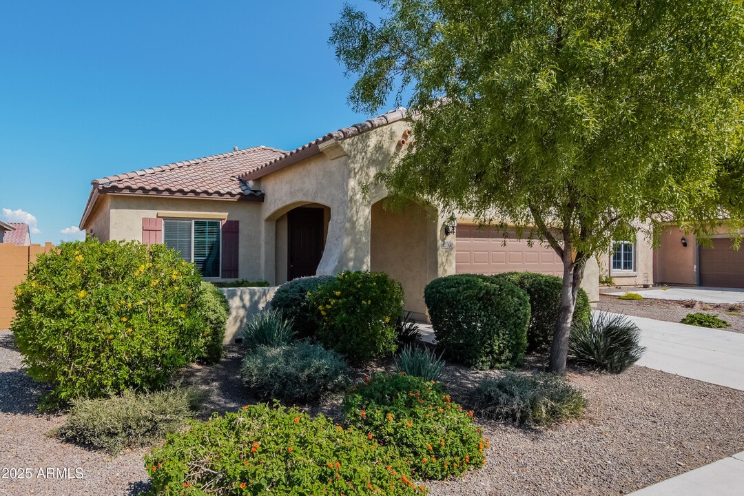 25960 W Tonto Ln in Buckeye, AZ - Foto de edificio