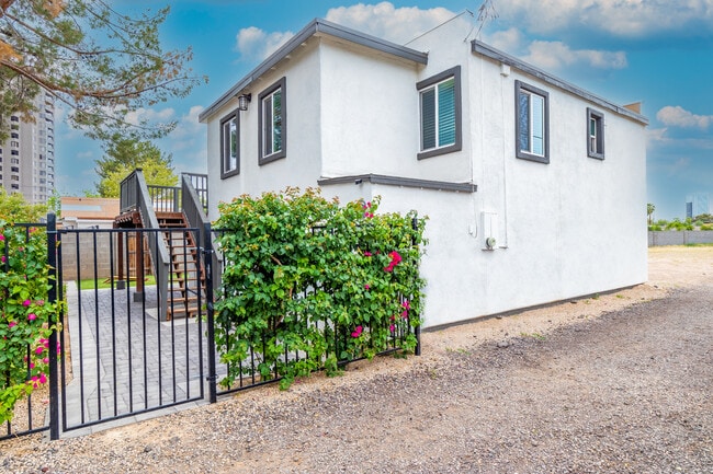 property at 3610 N 10th Pl