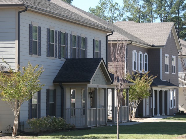 Fountain Square in Columbus, MS - Foto de edificio - Building Photo