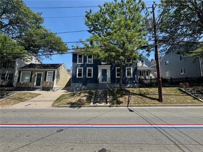 property at 712 Hope St