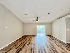 2 Stowe Rd in Mary Esther, FL - Building Photo - Building Photo
