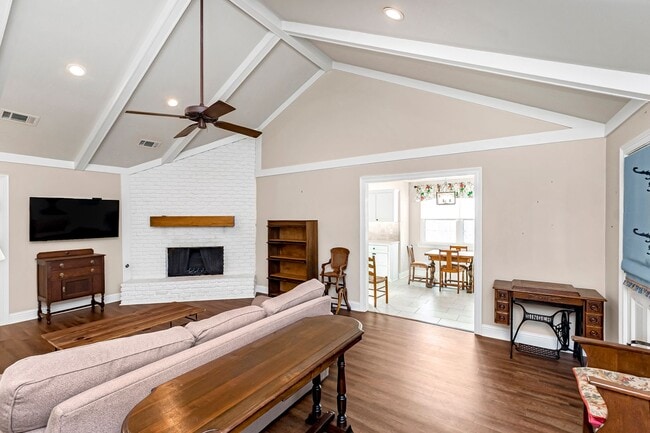 10859 Cal Rd in Baton Rouge, LA - Building Photo - Building Photo