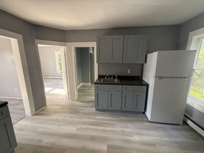 247 Washington St in New Britain, CT - Building Photo - Building Photo