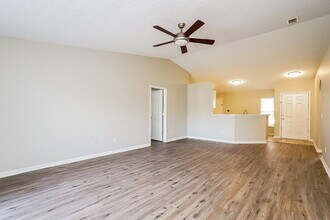 25035 Hyde Park Blvd in Land O Lakes, FL - Building Photo - Building Photo