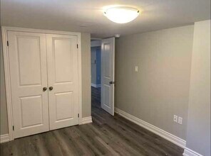 282 E 33rd St in Hamilton, ON - Building Photo - Building Photo