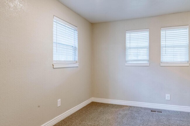 property at 620 W Willamette Ave