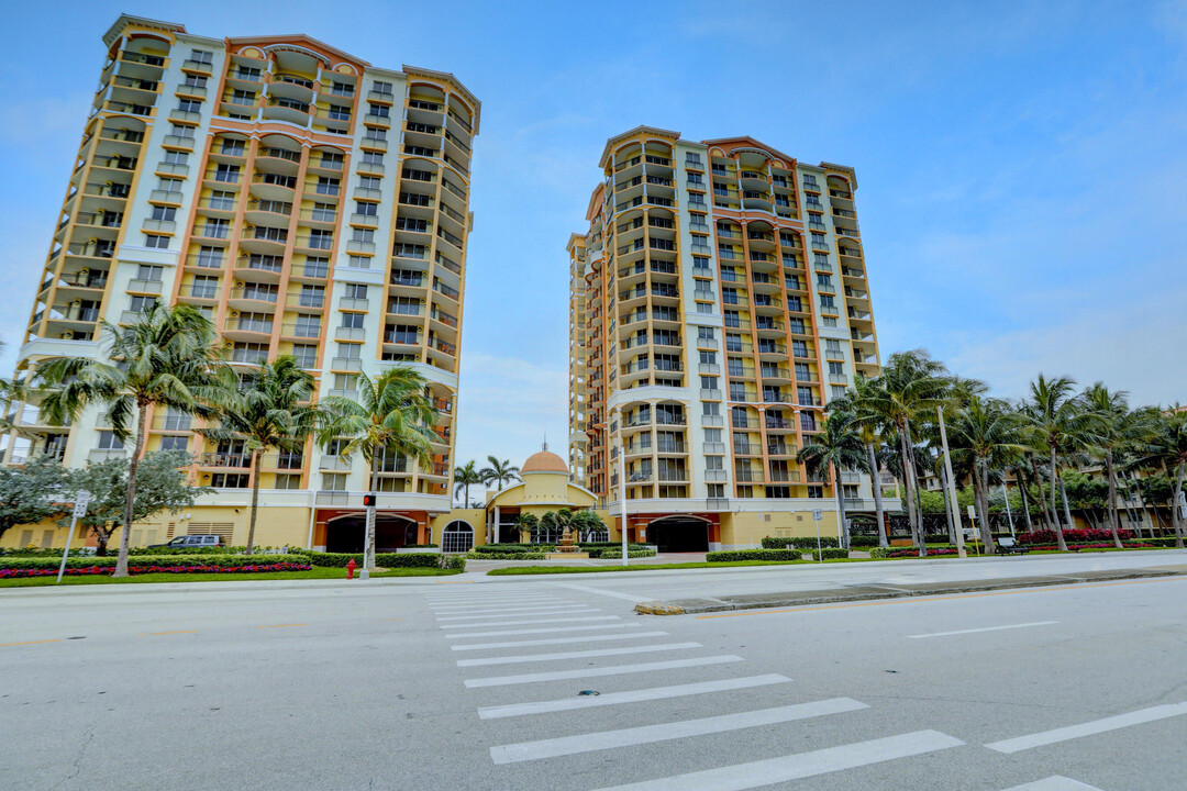 2001 N Ocean Blvd in Fort Lauderdale, FL - Foto de edificio