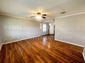 200 Dunlap St in Italy, TX - Building Photo - Building Photo