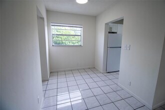 2537 Lincoln St in Hollywood, FL - Building Photo - Building Photo