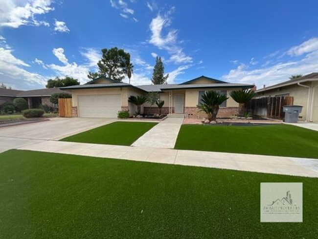 6767 N Sierra Vista Ave