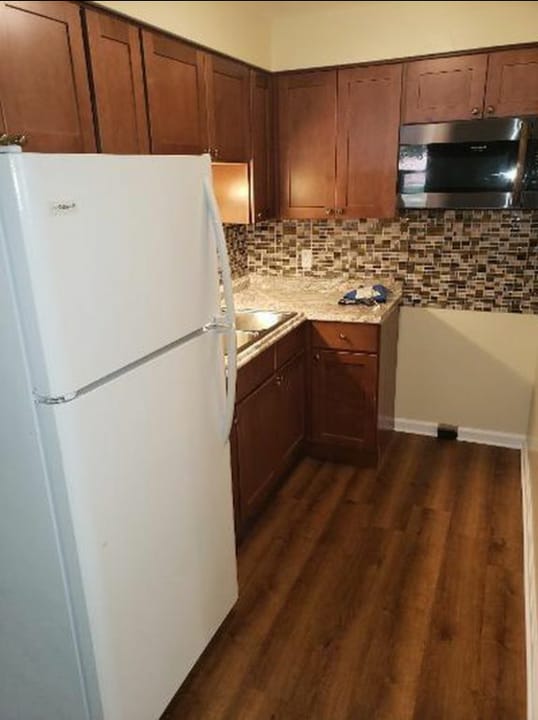 33 Mead St in North Tonawanda, NY - Building Photo