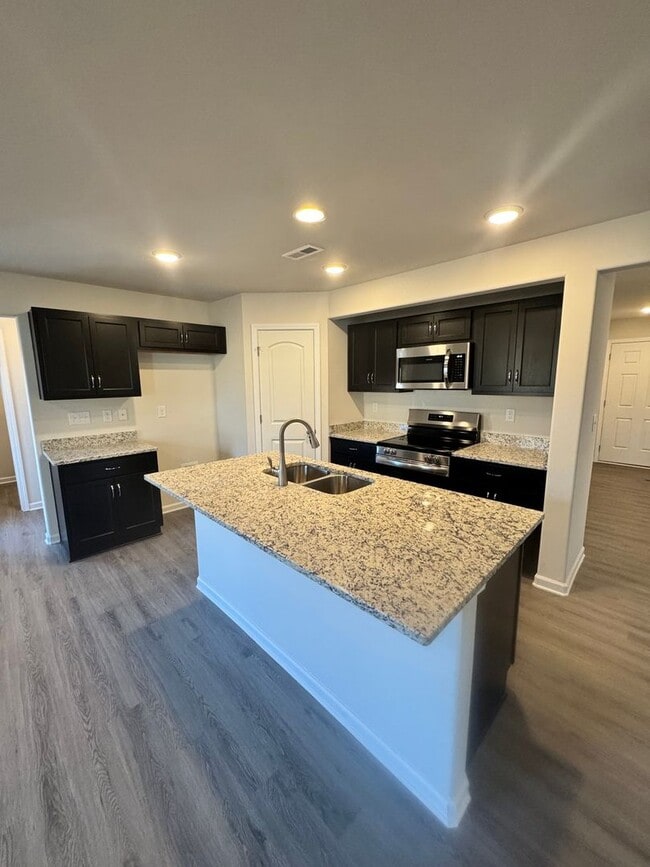 916 W Sumter St in Shelby, NC - Building Photo - Building Photo