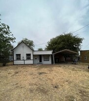202 W 13th St in Cisco, TX - Building Photo