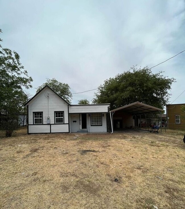 property at 202 W 13th St