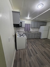 9208 Park St in Bellflower, CA - Building Photo - Building Photo