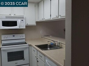 4214 Treat Blvd in Concord, CA - Building Photo - Building Photo