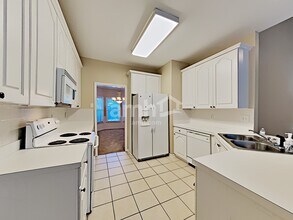 3305 Maple Terrace Dr in Suwanee, GA - Building Photo - Building Photo