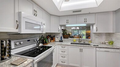 6505 Stone River Rd in Bradenton, FL - Building Photo - Building Photo