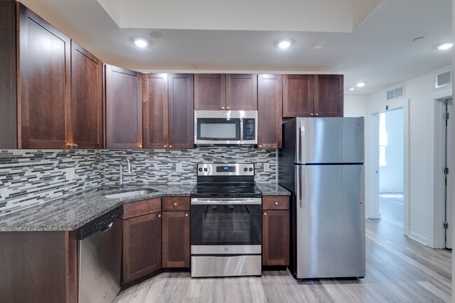 The Eleanor at Chestnut (Per Bedroom Lease) in Philadelphia, PA - Building Photo - Interior Photo