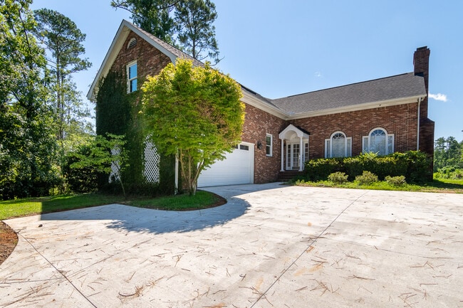 property at 3754 Roscommon S