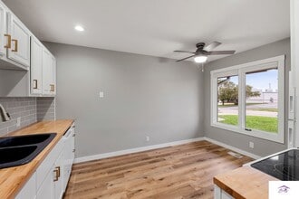 20205 Veterans Dr in Omaha, NE - Building Photo - Building Photo