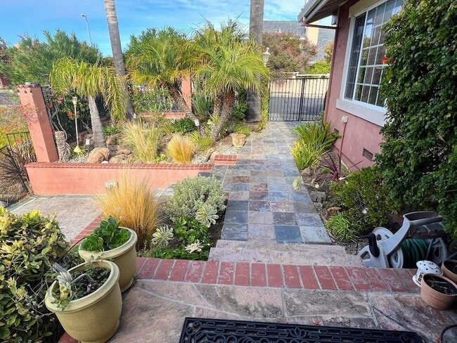 150 Flying Mist Isle in Foster City, CA - Building Photo - Building Photo