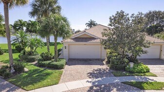 8270 Eleuthera Ln in West Palm Beach, FL - Building Photo