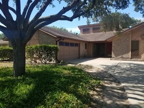 5909 Golden Canyon Dr in Corpus Christi, TX - Building Photo - Building Photo