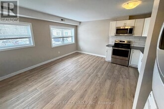 1277 Commissioners Rd W in London, ON - Building Photo - Building Photo