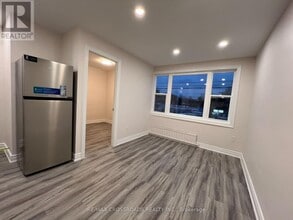 1324 B Gerrard St E in Toronto, ON - Building Photo - Building Photo