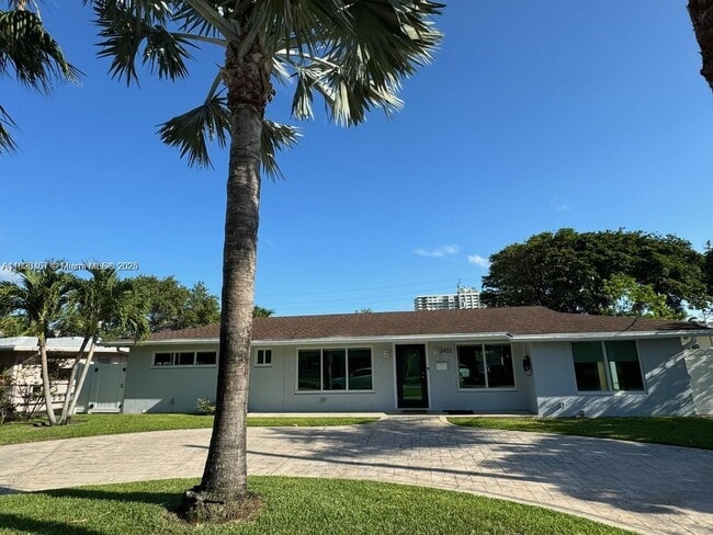 2432 SE 13th St in Pompano Beach, FL - Building Photo - Building Photo