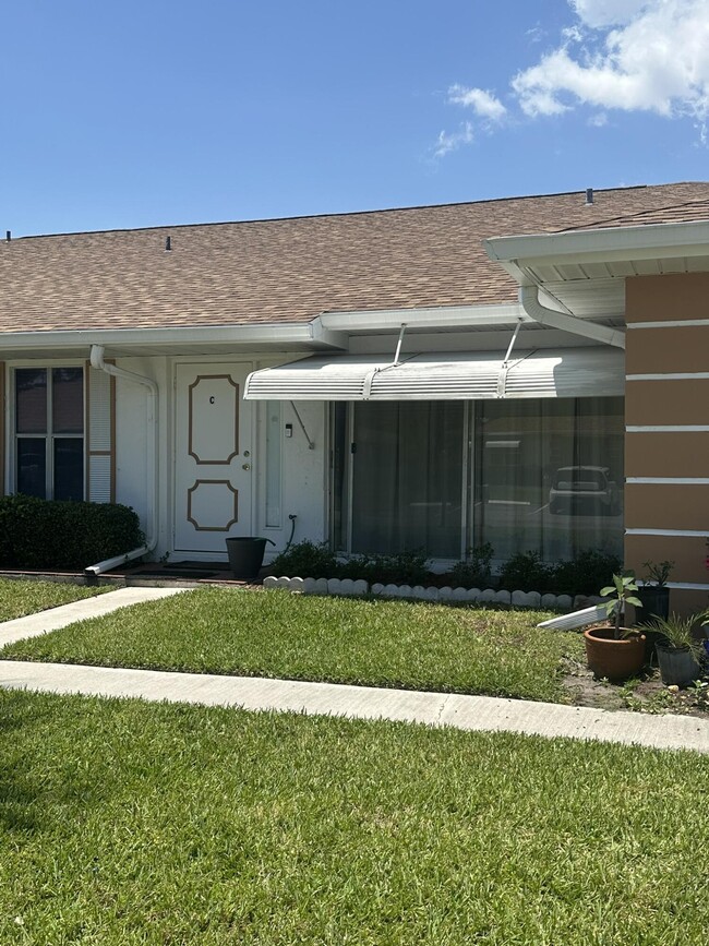 933 Savannas Point Dr in Fort Pierce, FL - Building Photo - Building Photo
