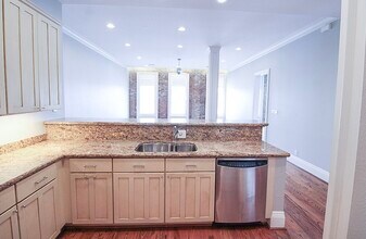 2207 Postoffice St in Galveston, TX - Building Photo - Building Photo