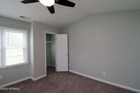 498 Hemlock Dr photo'