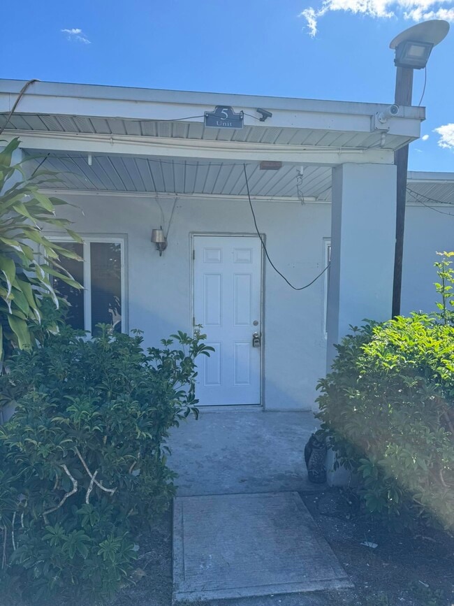 920 N Haverhill Rd in Haverhill, FL - Building Photo - Building Photo